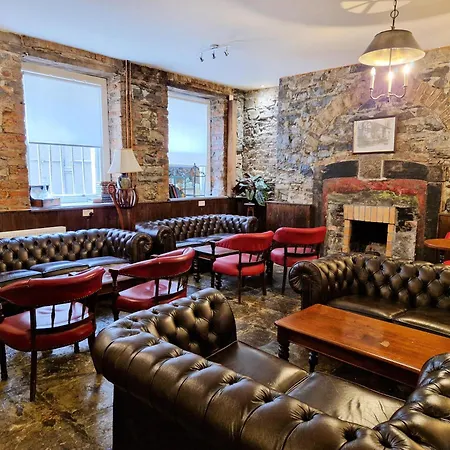 キャッスル ホテル 4*